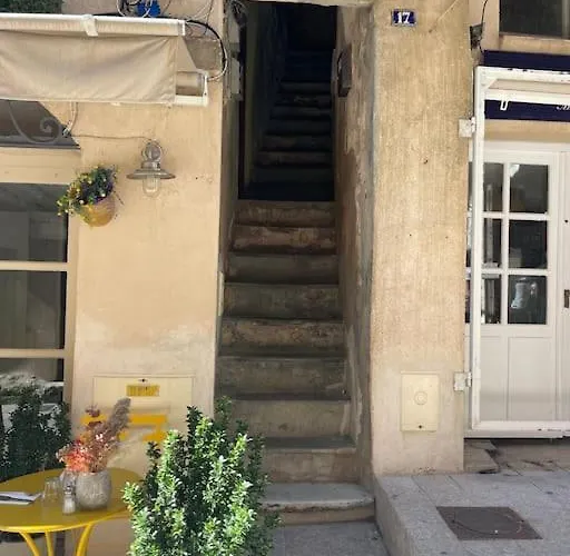 Vivez - Sous Le Charme * Bonifacio (Corsica)