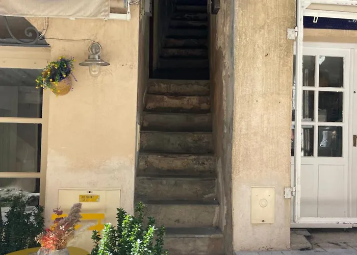 Vivez - Sous Le Charme * Bonifacio (Corsica)